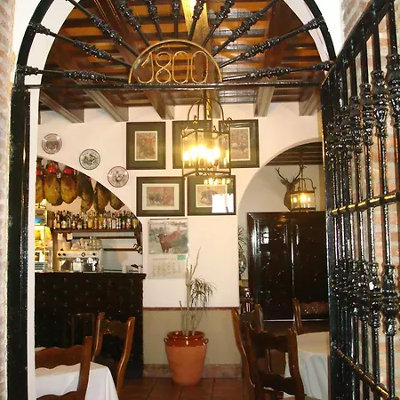 호텔 Restaurante El Duque *